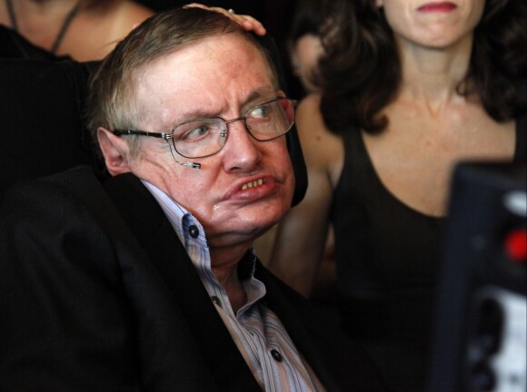 Stephen Hawking au Gala d'ouverture du Festival mondial des sciences 2010, au Alice Tully Hall du Lincoln Center à New York. 14 mars 2018.