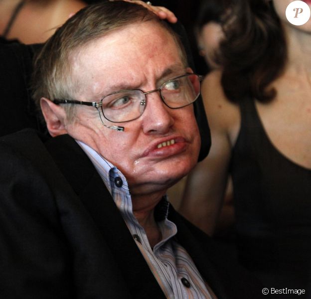 Stephen Hawking au Gala d'ouverture du Festival mondial des sciences 2010, au Alice Tully Hall du Lincoln Center à New York. 14 mars 2018.