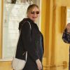 Exclusif - Kirsten Dunst enceinte est allée déjeuner avec sa mère Inez Rupprecht à Los Angeles, le 27 février 2018