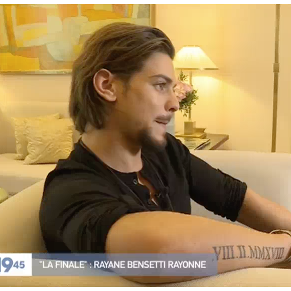 Rayane Bensetti dévoile le tatouage hommage à son père décédé. Mars 2018.