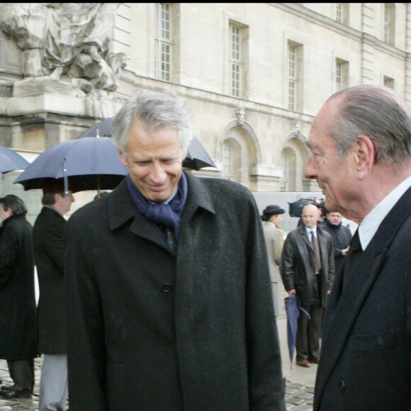 Dominique de Villepin et Jacques Chirac rendent hommage à Lucie Aubrac aux Invaladies à Paris, le 21 mars 2007.