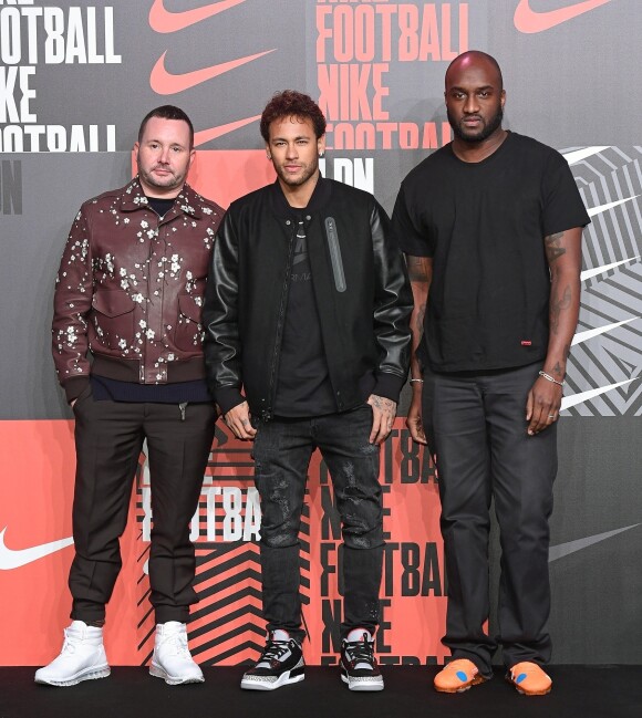 Kim Jones , Neymar Jr et Virgil Abloh à Londres le 7 février 2018.