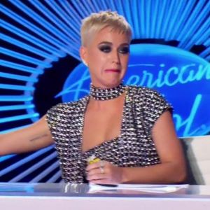 Katy Perry dans l'émission "American Idol". Mars 2018.
