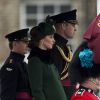 La duchesse Catherine de Cambridge, enceinte, et le prince William lors de la parade de la Saint Patrick à Houslow en présence du premier bataillon des gardes irlandais le 17 mars 2018.