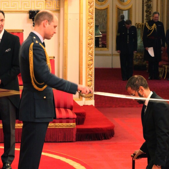 Le prince William a décoré le 20 mars 2018 l'ex-Beatle Ringo Starr, anobli au cours d'une cérémonie au palais de Buckingham.