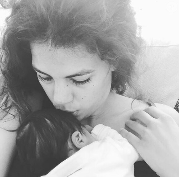 Noura El Shwekh avec son fils Sugar. Instagram, le 30 mars 2017.