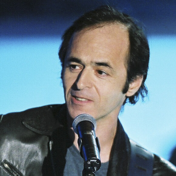 Exclusif - Jean-Jacques Goldman lors d'une emission spéciale Céline Dion sur TF1 le 12 novembre 2004. © Patrick Carpentier / Bestimage