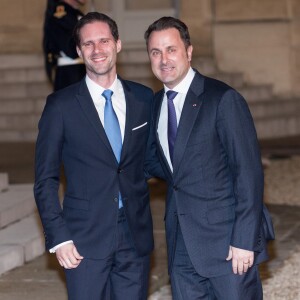 Xavier Bettel (à gauche), le Premier ministre du Luxembourg et son mari Gauthier Destenay - Le grand-duc et la grande-duchesse de Luxembourg assistent au Dîner d'Etat, au Palais présidentiel de l'Elysée, offert par le président de la République française et sa femme la Première Dame à l'occasion d'une Visite d'Etat en France à Paris, France, le 19 mars 2018. © Jacovides-Moreau/Bestimage