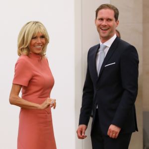 Brigitte Macron, Gauthier Destenay (le mari de Xavier Bettel, le Premier ministre du Luxembourg) - Visite du musée d'art moderne Grand-Duc Jean (MUDAM) à Luxembourg, le 29 août 2017. 