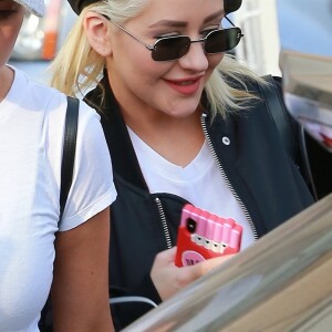 Exclusif - Christina Aguilera fait du shopping à Beverly Hills le 23 decembre 2017.