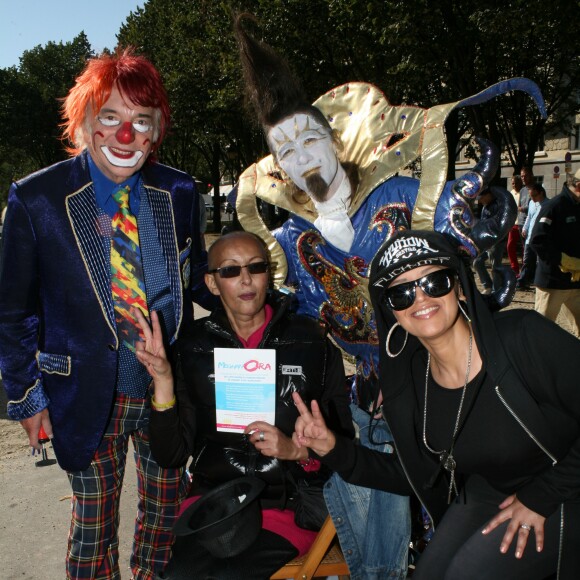 Soad Bogdary et Lââm - Tournoi de pétanque caritatif dont les bénéfices seront reversés à l'association MeghanOra, pour soutenir la recherche médicale contre les tumeurs rénales de l'Enfant et l'Adolescent, sur l'Esplanade des Invalides à Paris. Le 27 septembre 2015