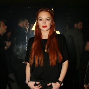 Lindsay Lohan pose dans son club éponyme "Lohan" à Athènes le 26 février 2018.