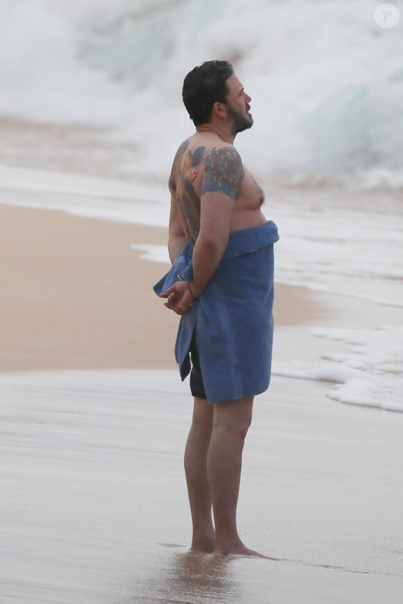 Exclusif - Ben Affleck sur le tournage de "Triple Frontier" produit par Netflix sur une plage de Honolulu.