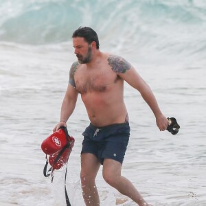 Exclusif - Ben Affleck sur le tournage de "Triple Frontier" produit par Netflix sur une plage de Honolulu.