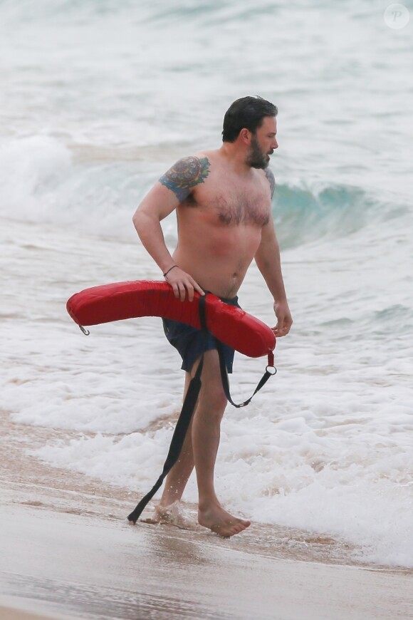 Exclusif - Ben Affleck sur le tournage de "Triple Frontier" produit par Netflix sur une plage de Honolulu.