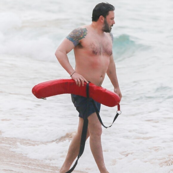Exclusif - Ben Affleck sur le tournage de "Triple Frontier" produit par Netflix sur une plage de Honolulu.