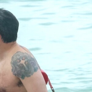 Exclusif - Ben Affleck sur le tournage de "Triple Frontier" produit par Netflix sur une plage de Honolulu.