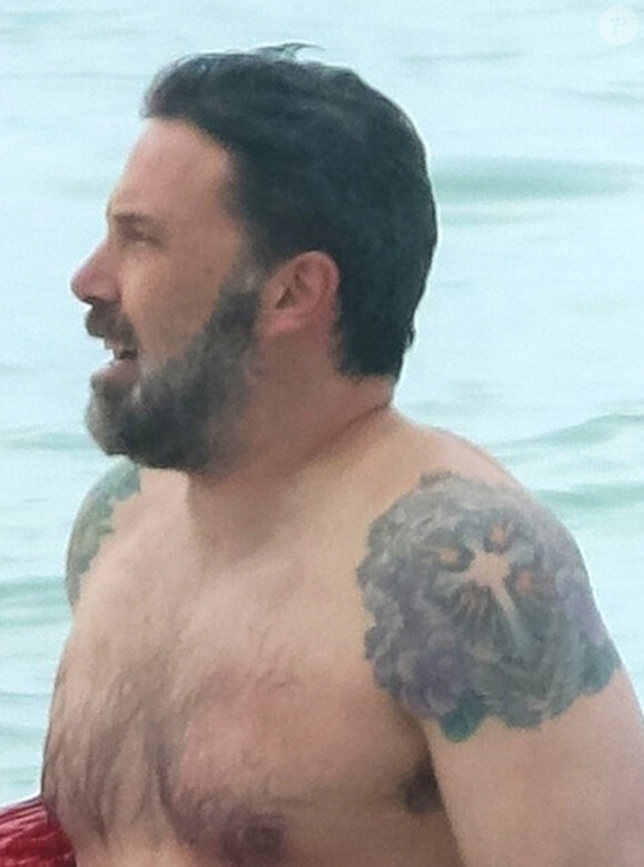 Exclusif - Ben Affleck sur le tournage de "Triple Frontier" produit par Netflix sur une plage de Honolulu.