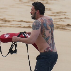 Exclusif - Ben Affleck sur le tournage de "Triple Frontier" produit par Netflix sur une plage de Honolulu.