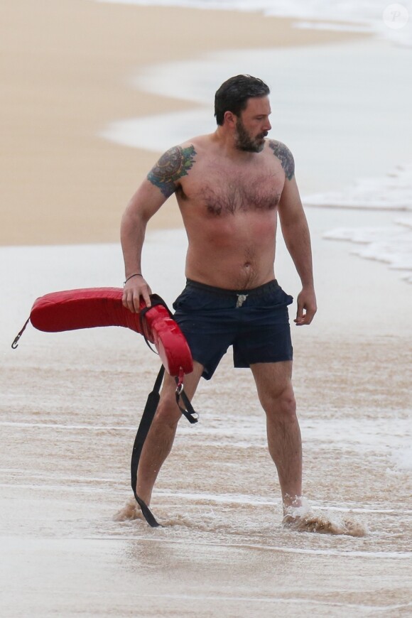 Exclusif - Ben Affleck sur le tournage de "Triple Frontier" produit par Netflix sur une plage de Honolulu.