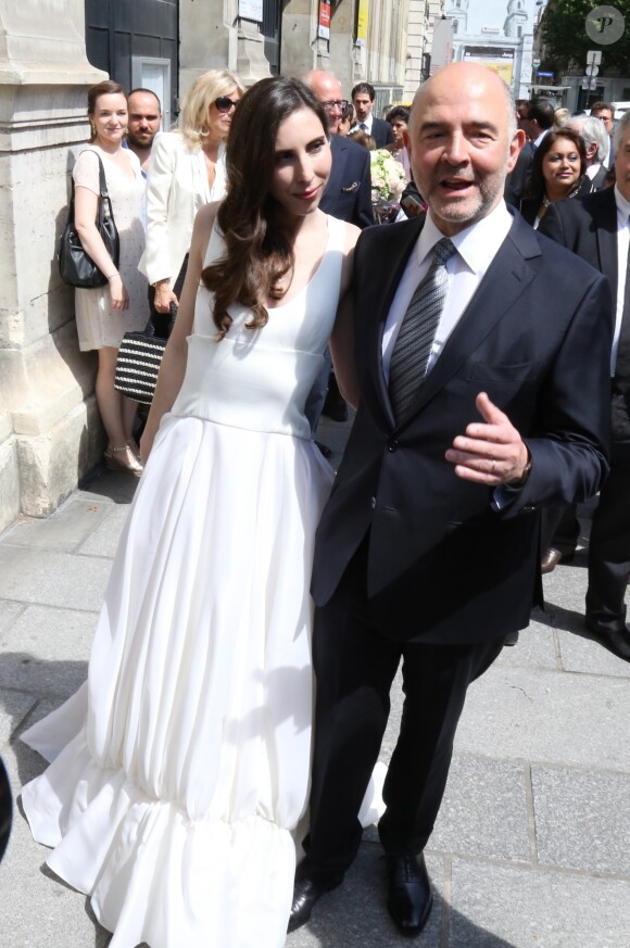 Pierre Moscovici et Anne-Michelle Bastéri lors de leur mariage à la mairie du VIème arrondissement à Paris. Le 13 juin 2015