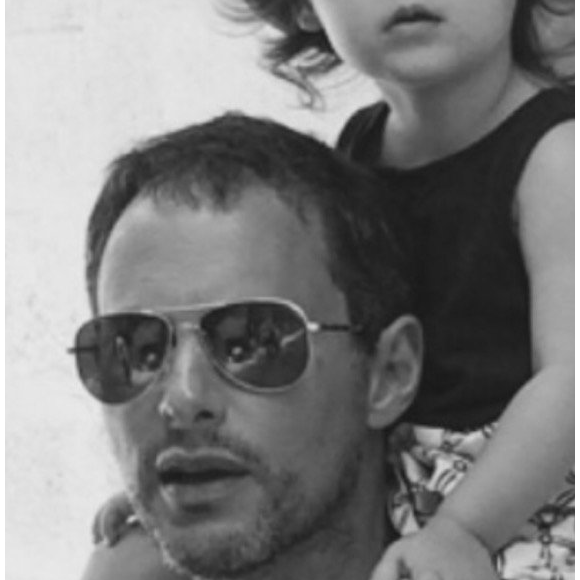 Marc-Olivier Fogiel poste une adorable photo d'une de ses filles. Mai 2016.