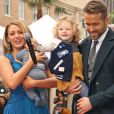 Ryan Reynolds avec sa femme Blake Lively et leurs filles James et Ines pour recevoir son étoile sur le Walk of Fame à Hollywood, le 15 décembre 2016