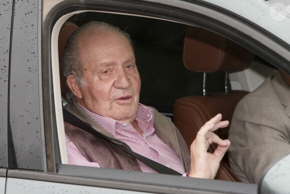 Le roi Juan Carlos Ier d'Espagne a quitté le 10 avril 2018 l'hôpital La Moraleja dans le nord de Madrid après avoir subi une intervention pour le remplacement de la prothèse de son genou droit.
