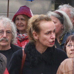 Sandrine Bonnaire - Sorties - Obsèques de Jacques Higelin au cimetière du Père Lachaise à Paris le 12 avril 2018