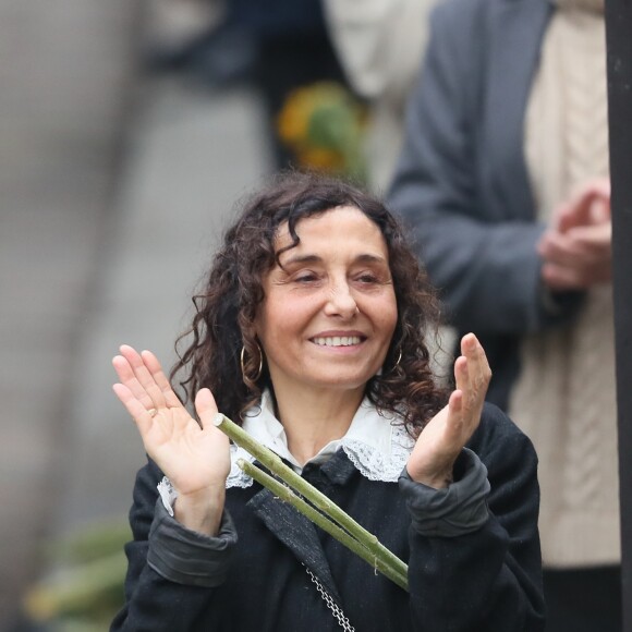 Aziza Zakine (femme de Jacques Higelin et mère de Izïa) lors des obsèques de Jacques Higelin au cimetière du Père Lachaise à Paris le 12 avril 2018.