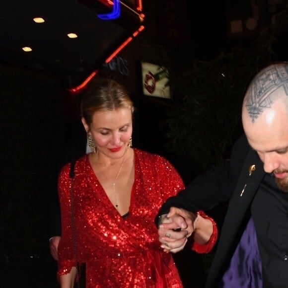 Cameron Diaz et son mari Benji Madden - People à la sortie de la soirée privée (fête de fiancailles?) de G. Paltrow et B. Falchuk à Los Angeles, le 14 avril 2018. Cet évènement serait la fête de fiancailles ou le mariage secret de G. Paltrow et B. Falchuk.  Los Angeles, CA - Cameron Diaz and Benji Madden are seen leaving G. Paltrow and B. Falchuk's engagement/wedding party in Los Angeles. It's rumored that the event was either an engagement dinner or a secret wedding. on April 14th 201814/04/2018 - Los Angeles