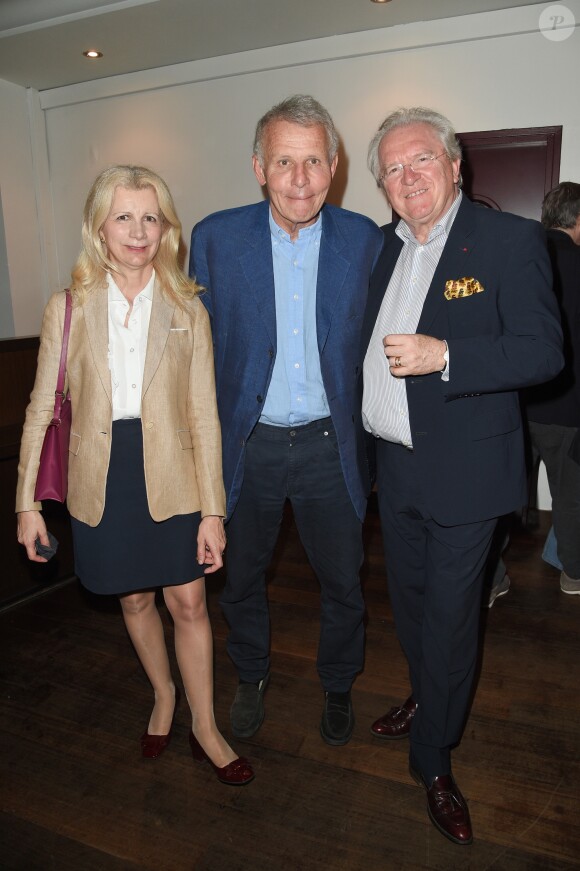 Patrick Poivre d'Arvor entre Alain Duault et sa femme Catherine - Générale du spectacle "Patrick et ses fantômes" au Casino de Paris, le 17 avril 2018. © Coadic Guirec/Bestimage