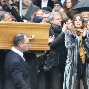 Izïa Higelin lors des obsèques de Jacques Higelin au cimetière du Père Lachaise à Paris le 12 avril 2018.