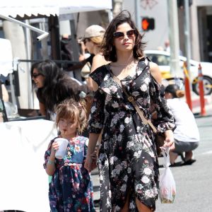 Jenna Dewan avec sa fille Everly au Farmer's Market à Los Angeles, le 22 avril 2018.