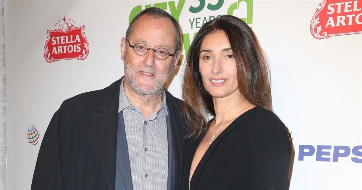 Jean Reno Et Sa Femme Zofia Duo Ravissant Face A Chrissy Teigen Enceinte Purepeople