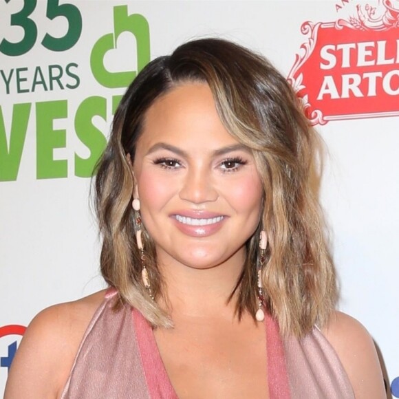 Chrissy Teigen enceinte au 35e gala annuel City Harvest à New York, le 24 avril 2018