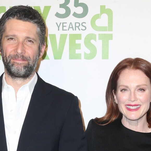 Bart Freundlich et sa femme Julianne Moore au 35e gala annuel City Harvest à New York, le 24 avril 2018