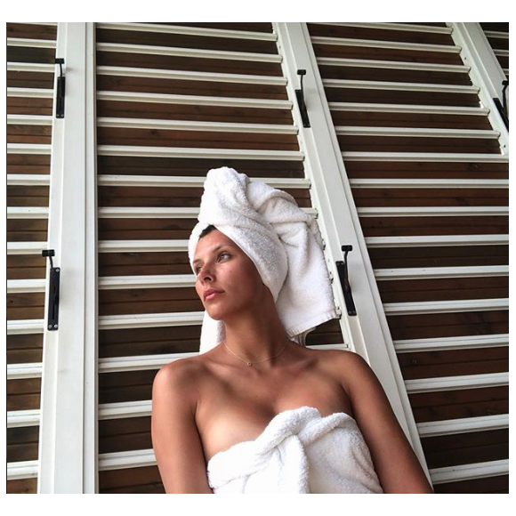 Camille Cerf sans maquillage le 25 avril 2018 en Polynésie française.