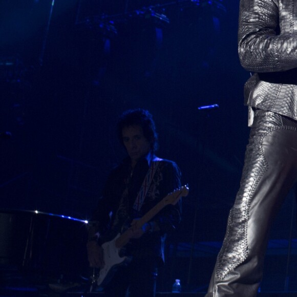 Exclusif - Amel Bent - Johnny Hallyday en concert au POPB de Bercy et au Theatre de Paris a Paris - Jour 2 de la tournée "Born Rocker Tour". Le 15 juin 2013