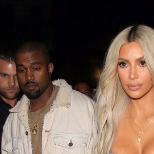 Kim Kardashian et son mari Kanye West arrivent au restaurant Petite Taqueria pour l'anniversaire de Kendall Jenner à West Hollywood, le 2 novembre 2017