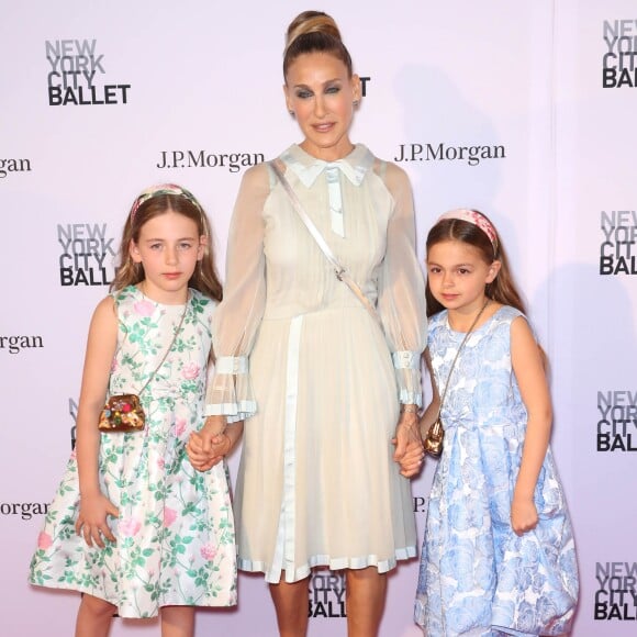 Sarah Jessica Parker avec ses jumelles Marion et Tabitha au gala du New York City Ballet au Lincoln Center à New York le 3 mai 2018