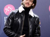 Rayane Bensetti sexy : Il s'affiche torse nu et fatigué au lit...