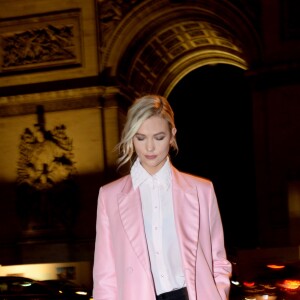 Exclusif - Karlie Kloss - Dîner "Naked Heart Foundation" (organisation caritative pour aider les enfants défavorisés en Russie et à l'étranger) fondée par Natalia Vodianova au restaurant Victoria à Paris, France, le 4 mars 2018. © Rachid Bellak/Bestimage