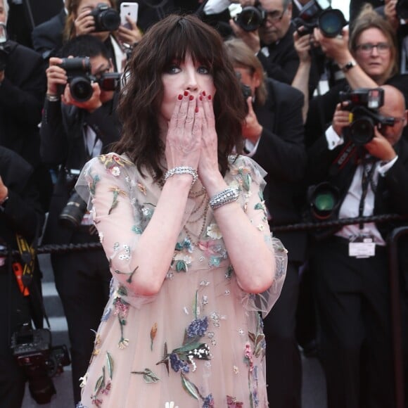 Isabelle Adjani - Montée des marches du film "Everybody Knows" lors de la cérémonie d'ouverture du 71e Festival International du Film de Cannes. Le 8 mai 2018 © Borde-Jacovides-Moreau/Bestimage