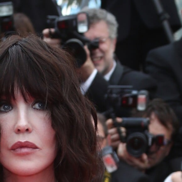 Isabelle Adjani - Montée des marches du film "Everybody Knows" lors de la cérémonie d'ouverture du 71e Festival International du Film de Cannes. Le 8 mai 2018 © Borde-Jacovides-Moreau/Bestimage