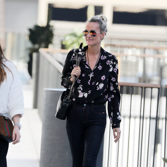 Semi-exclusif - Laeticia Hallyday et son amie Yaël Abrot ont retrouvé Jean-François Piège et sa femme Elodie pour un déjeuner dans le restaurant "Din Tai Fung" au centre commercial Westfield Century City à Beverly Hills le 7 mai 2018.