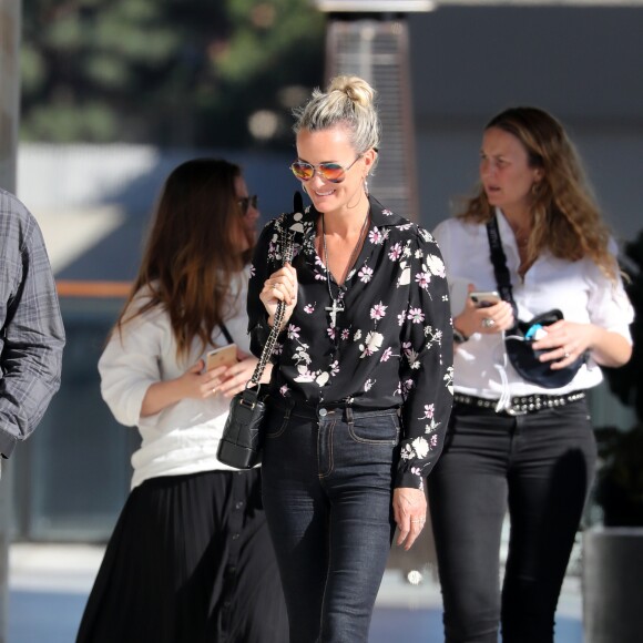 Semi-exclusif - Laeticia Hallyday et son amie Yaël Abrot ont retrouvé Jean-François Piège et sa femme Elodie pour un déjeuner dans le restaurant "Din Tai Fung" au centre commercial Westfield Century City à Beverly Hills le 7 mai 2018.