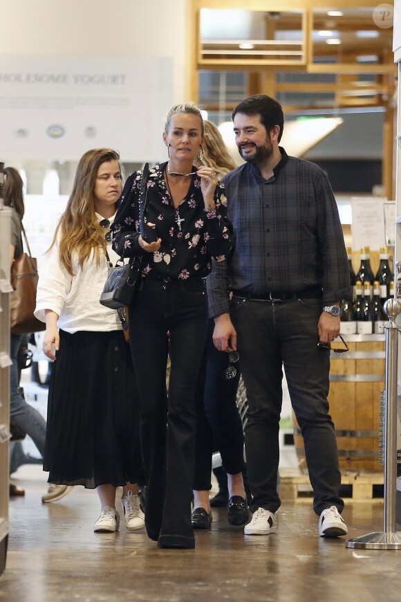 Semi-exclusif - Laeticia Hallyday et son amie Yaël Abrot ont retrouvé Jean-François Piège et sa femme Elodie pour un déjeuner dans le restaurant "Din Tai Fung" au centre commercial Westfield Century City à Beverly Hills le 7 mai 2018. Ils ont passé plus de 3 heures à table.07/05/2018 - Beverly Hills
