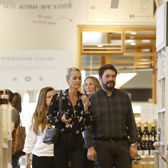 Semi-exclusif - Laeticia Hallyday et son amie Yaël Abrot ont retrouvé Jean-François Piège et sa femme Elodie pour un déjeuner dans le restaurant "Din Tai Fung" au centre commercial Westfield Century City à Beverly Hills le 7 mai 2018. Ils ont passé plus de 3 heures à table.07/05/2018 - Beverly Hills
