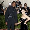 Kylie Jenner, Travis Scott Met Gala (Met Ball, Costume Institute Benefit) 2018 célébrant l'ouverture de l'exposition Heavenly Bodies: Fashion and the Catholic Imagination, au Metropolitan Museum of Art à New York, le 7 mai 2018. © Charles Guerin / Bestimage